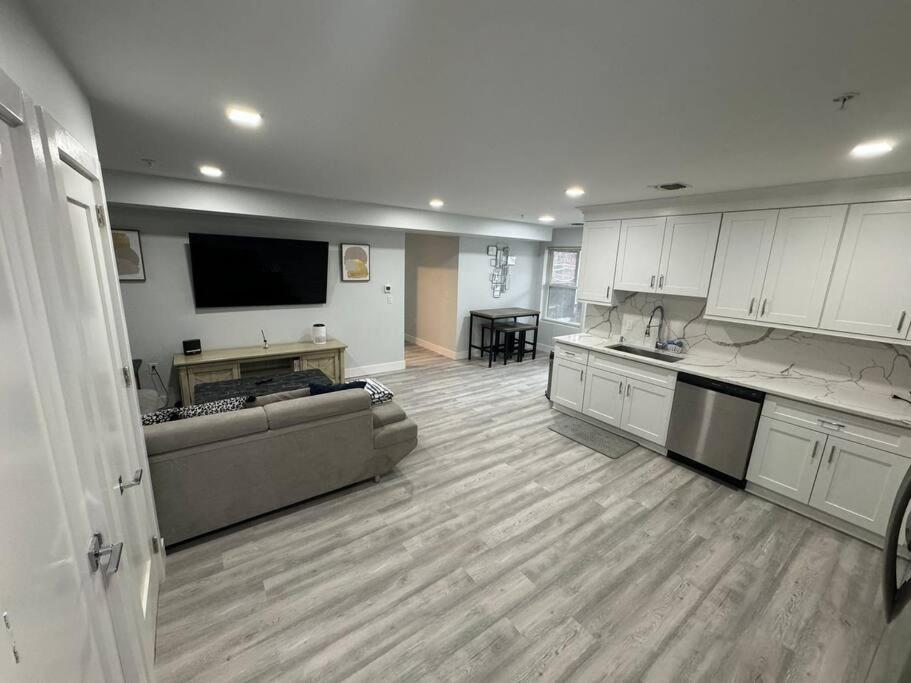 The Elegant Suite - 2Br With Great Amenities แพเทอร์สัน ภายนอก รูปภาพ